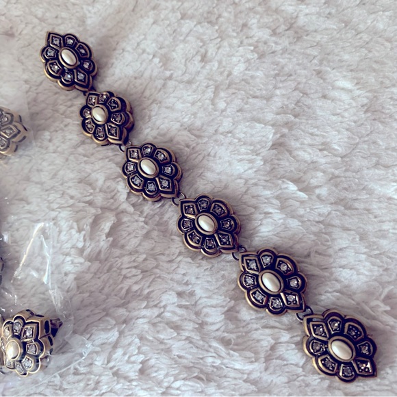 NIB Authentic Gucci Vintage Metal Flower Chain Earing w/ Gem Stones and Pearls - Picture 3 of 9